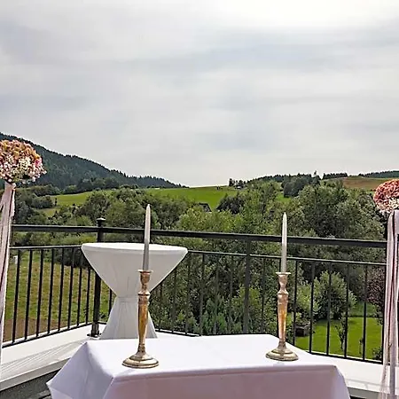 فندق Lahntalhotel Feudingen باد لاسفه