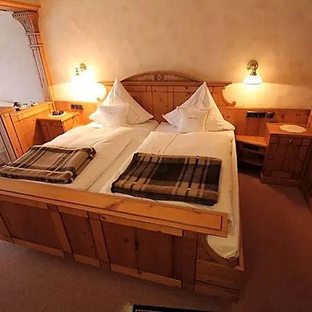 Lahntalhotel Feudingen باد لاسفه