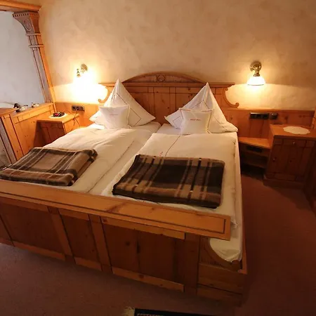 Lahntalhotel Feudingen فندق